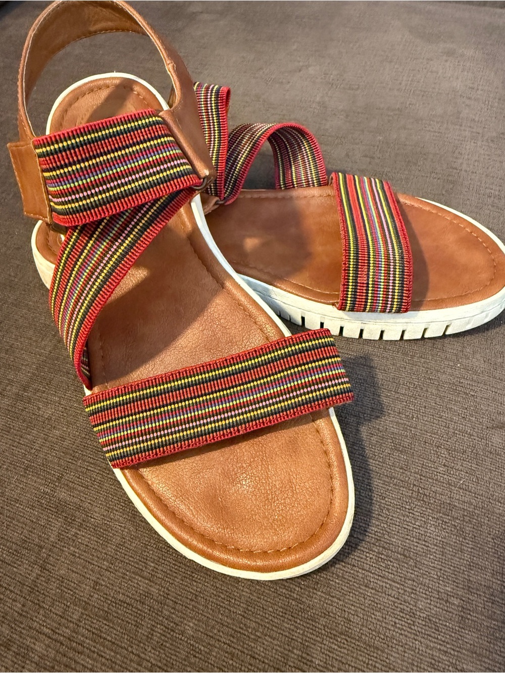 Women’s Comfortable EuroSoft Sandals Multicolor Adjustable Elastic Straps 9.5
